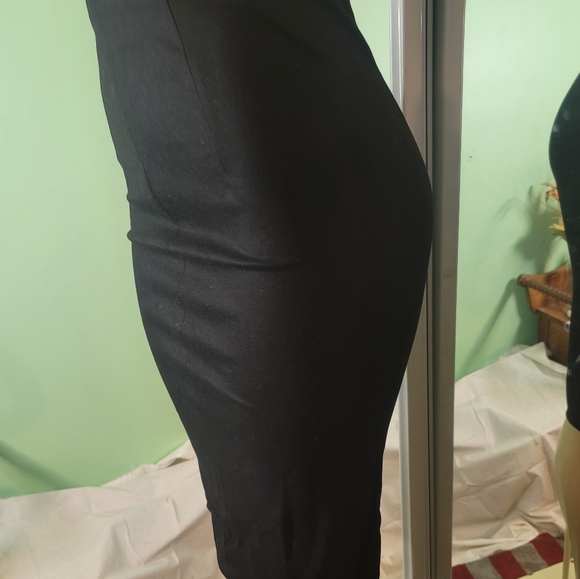 Judith & Charles Pencil Skirt with slit & hidden zipper - Picture 5 of 12